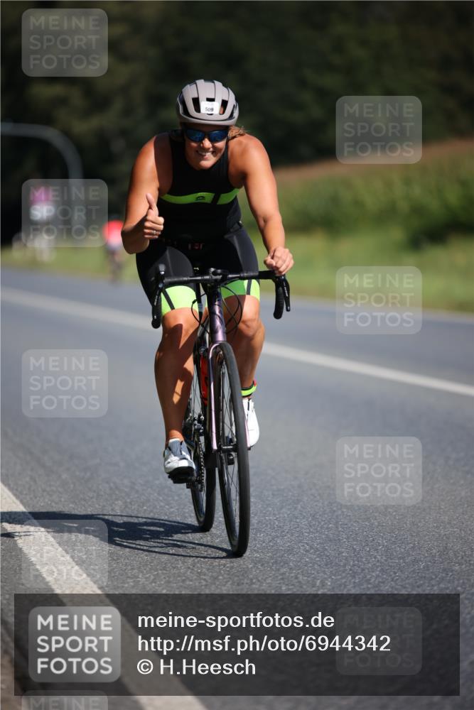 01.09.2024 - 17. Tribühne Triathlon H.Heesch http://msf.ph/oto/6944342 01.09.2024 11:36:58 Radfahren 423, 485, 509 meine-sportfotos.de