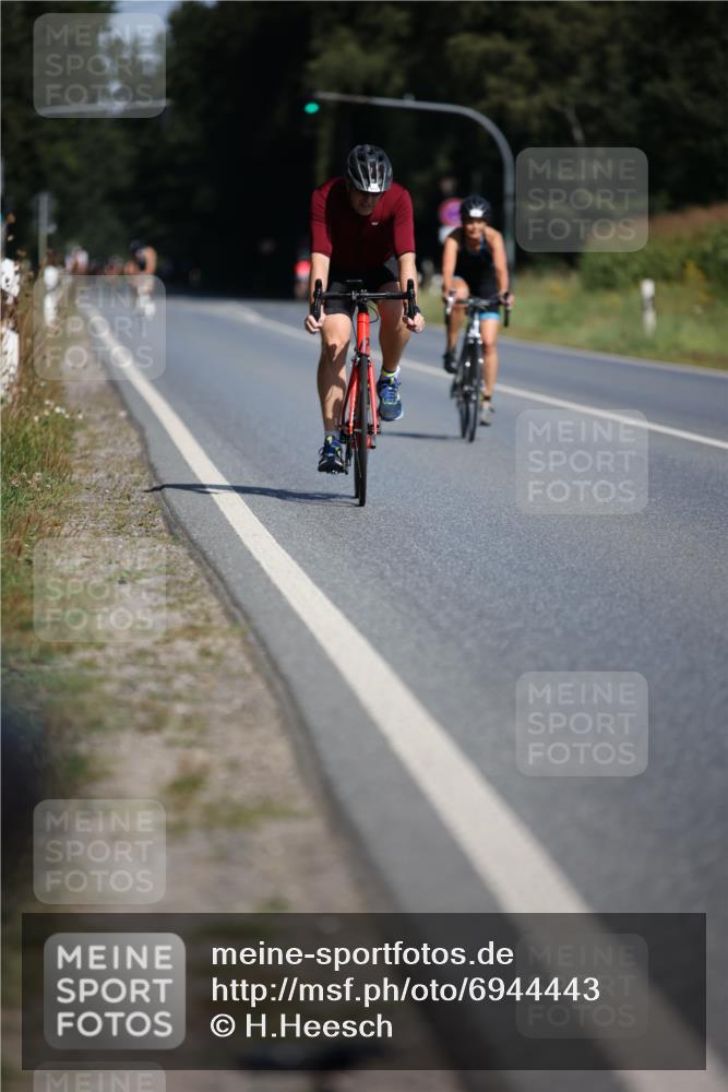 01.09.2024 - 17. Tribühne Triathlon H.Heesch http://msf.ph/oto/6944443 01.09.2024 11:37:16 Radfahren 412, 460, 504, 508, 536, 551 meine-sportfotos.de