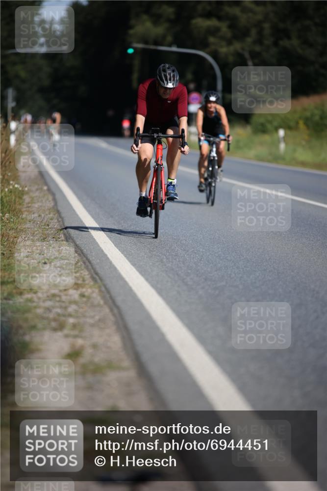 01.09.2024 - 17. Tribühne Triathlon H.Heesch http://msf.ph/oto/6944451 01.09.2024 11:37:16 Radfahren 412, 460, 504, 508, 536, 551 meine-sportfotos.de