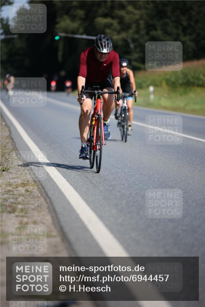 01.09.2024 - 17. Tribühne Triathlon H.Heesch http://msf.ph/oto/6944457 01.09.2024 11:37:17 Radfahren 412, 460, 504, 508, 551 meine-sportfotos.de