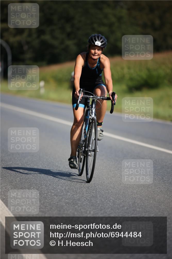 01.09.2024 - 17. Tribühne Triathlon H.Heesch http://msf.ph/oto/6944484 01.09.2024 11:37:19 Radfahren 412, 460, 474, 504, 508, 551 meine-sportfotos.de