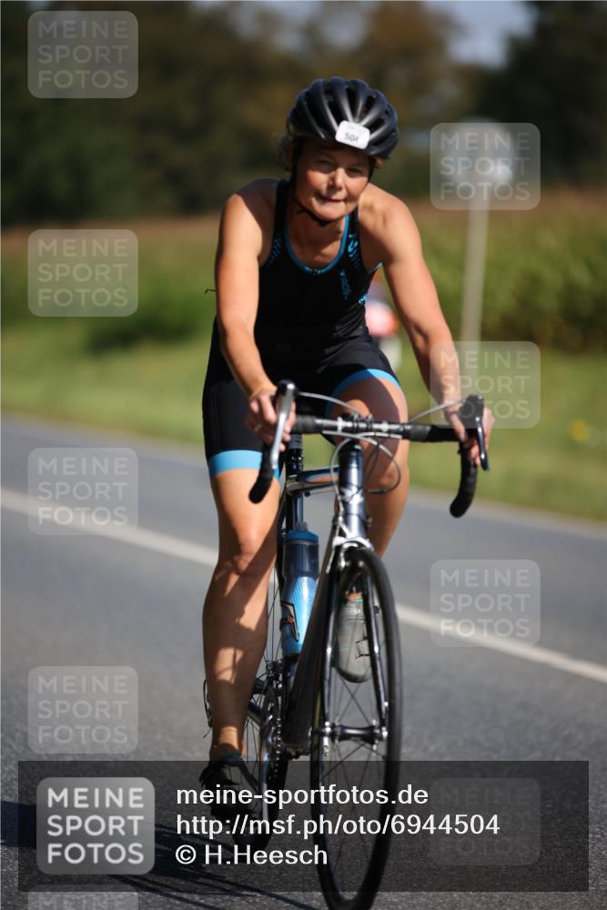 01.09.2024 - 17. Tribühne Triathlon H.Heesch http://msf.ph/oto/6944504 01.09.2024 11:37:19 Radfahren 412, 460, 474, 504, 508, 551 meine-sportfotos.de