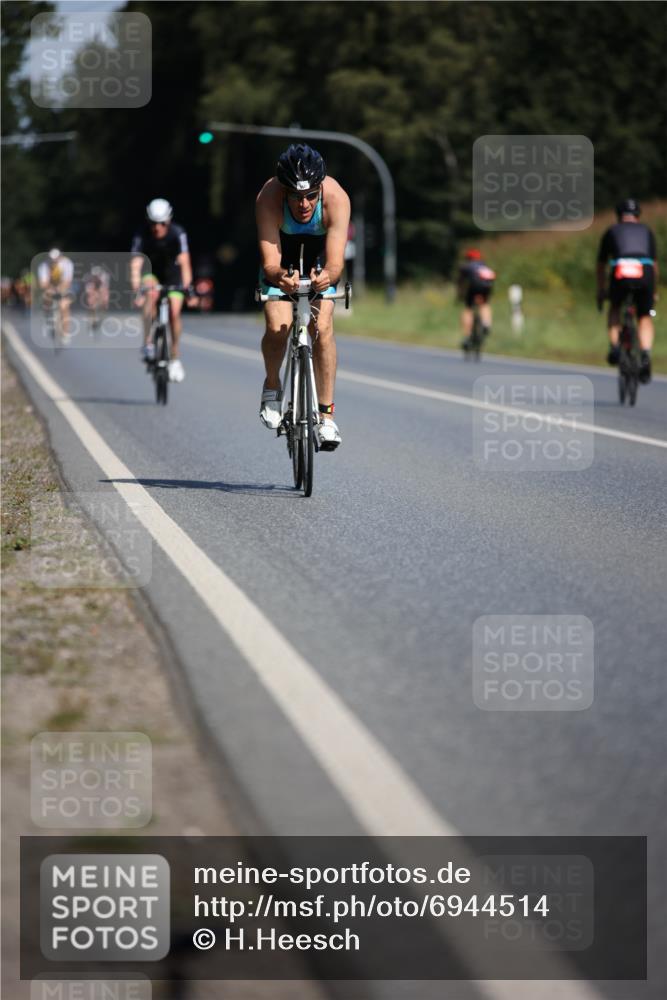 01.09.2024 - 17. Tribühne Triathlon H.Heesch http://msf.ph/oto/6944514 01.09.2024 11:37:25 Radfahren 404, 454, 474, 495, 551 meine-sportfotos.de
