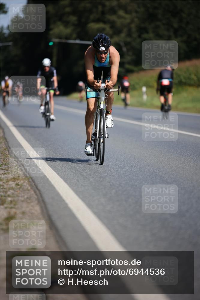 01.09.2024 - 17. Tribühne Triathlon H.Heesch http://msf.ph/oto/6944536 01.09.2024 11:37:25 Radfahren 404, 454, 474, 495, 551 meine-sportfotos.de