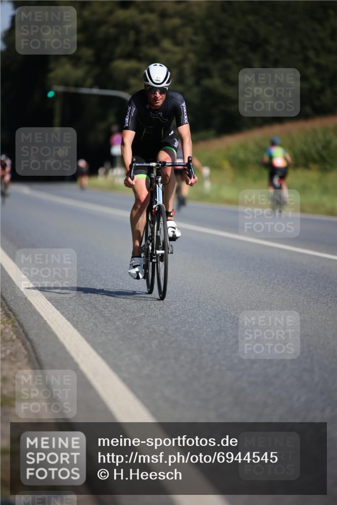 01.09.2024 - 17. Tribühne Triathlon H.Heesch http://msf.ph/oto/6944545 01.09.2024 11:37:27 Radfahren 404, 454, 474, 495, 551 meine-sportfotos.de