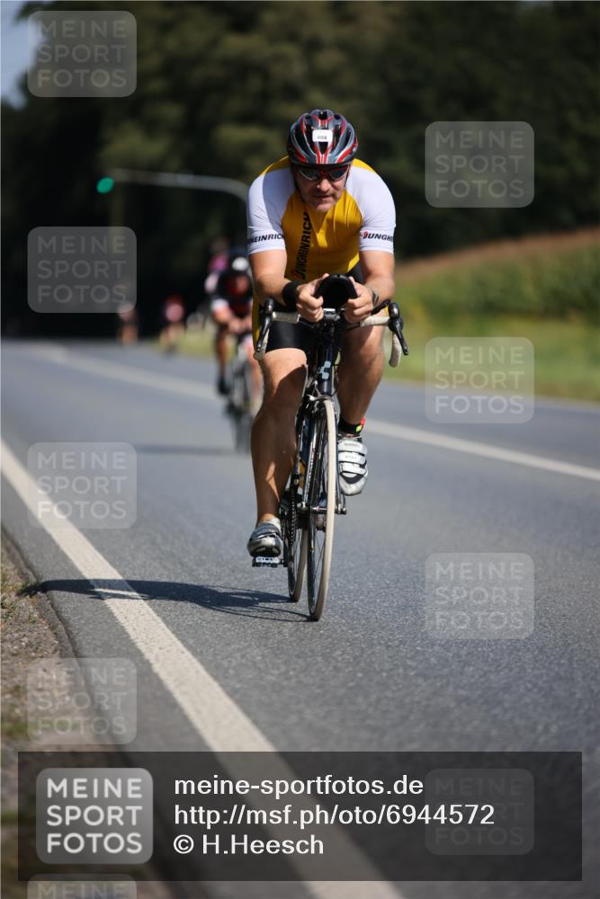 01.09.2024 - 17. Tribühne Triathlon H.Heesch http://msf.ph/oto/6944572 01.09.2024 11:37:32 Radfahren 404, 454, 495 meine-sportfotos.de