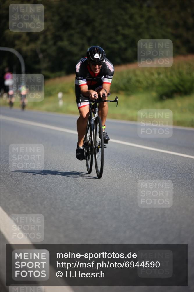 01.09.2024 - 17. Tribühne Triathlon H.Heesch http://msf.ph/oto/6944590 01.09.2024 11:37:33 Radfahren 404, 406, 454, 495 meine-sportfotos.de