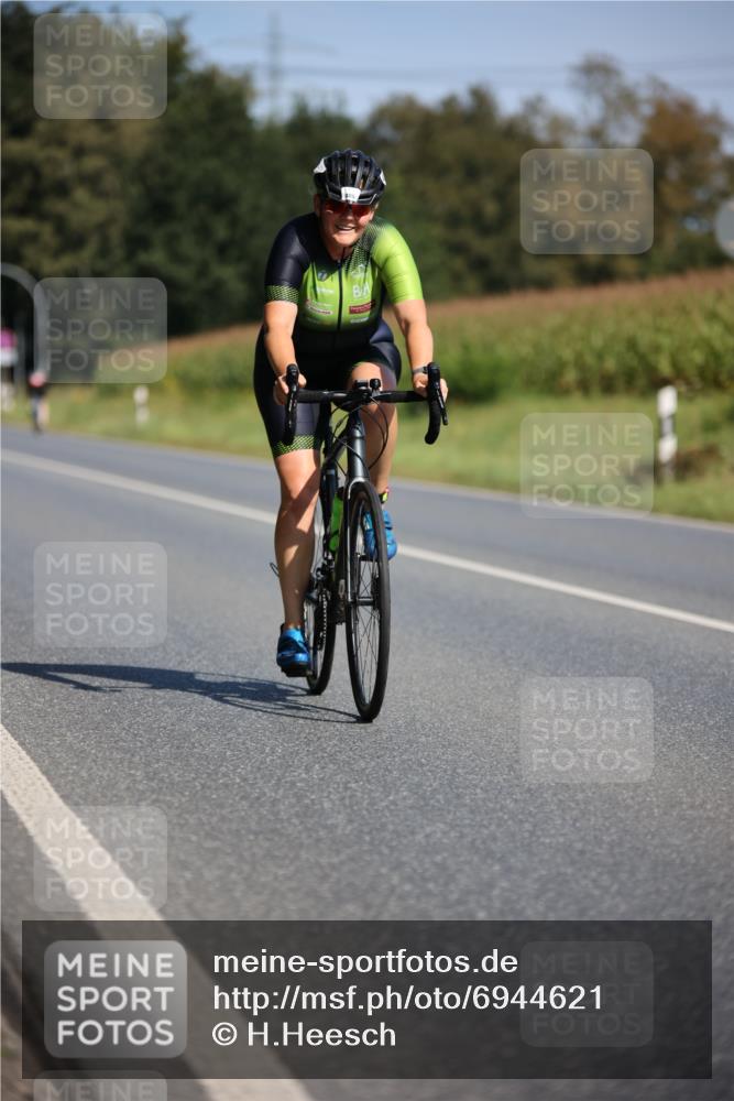 01.09.2024 - 17. Tribühne Triathlon H.Heesch http://msf.ph/oto/6944621 01.09.2024 11:37:43 Radfahren 364, 406, 488 meine-sportfotos.de