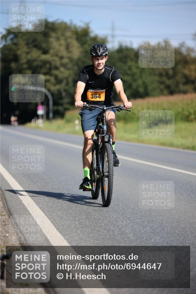 01.09.2024 - 17. Tribühne Triathlon H.Heesch http://msf.ph/oto/6944647 01.09.2024 11:37:49 Radfahren 364, 445, 478, 488, 520, 542 meine-sportfotos.de