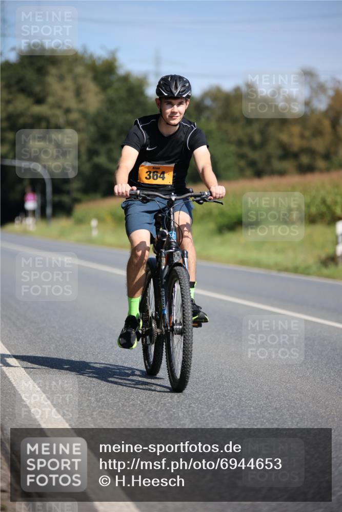 01.09.2024 - 17. Tribühne Triathlon H.Heesch http://msf.ph/oto/6944653 01.09.2024 11:37:50 Radfahren 364, 445, 478, 488, 520, 542 meine-sportfotos.de