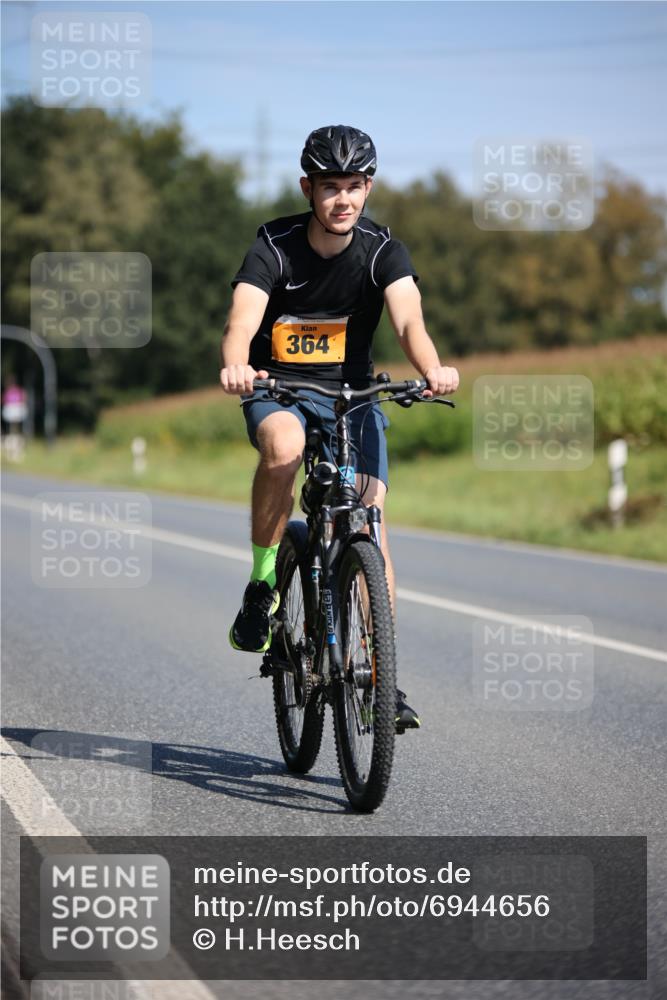 01.09.2024 - 17. Tribühne Triathlon H.Heesch http://msf.ph/oto/6944656 01.09.2024 11:37:50 Radfahren 364, 445, 478, 488, 520, 542 meine-sportfotos.de