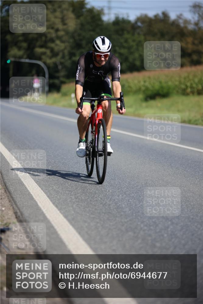 01.09.2024 - 17. Tribühne Triathlon H.Heesch http://msf.ph/oto/6944677 01.09.2024 11:37:58 Radfahren 445, 478, 520, 529 meine-sportfotos.de