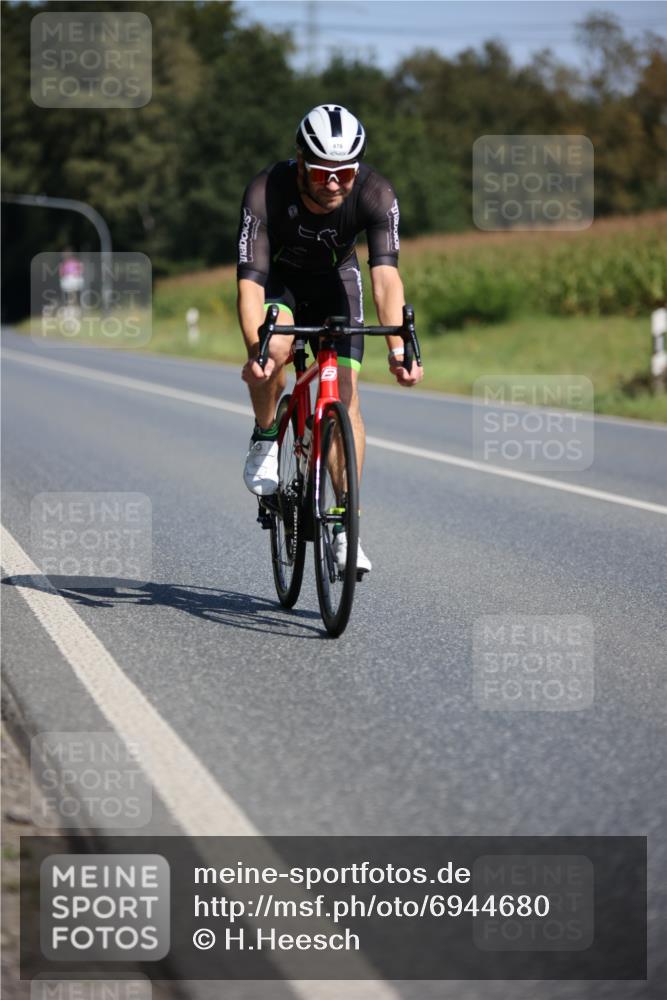 01.09.2024 - 17. Tribühne Triathlon H.Heesch http://msf.ph/oto/6944680 01.09.2024 11:37:58 Radfahren 445, 478, 520, 529 meine-sportfotos.de