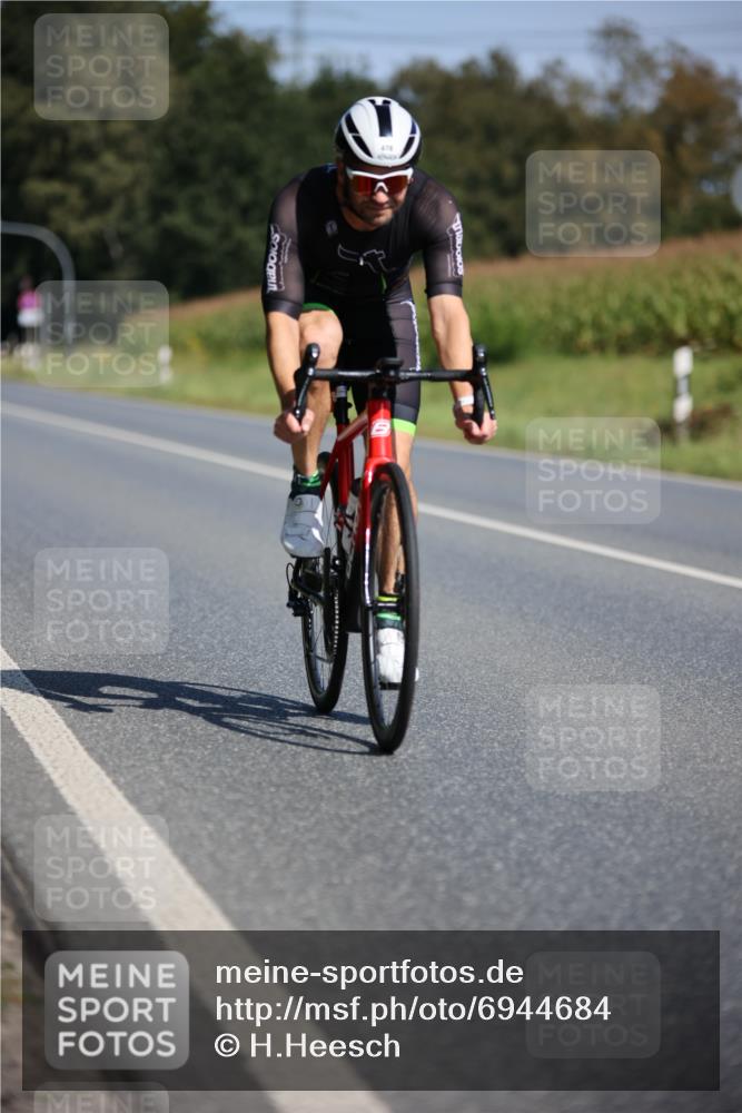 01.09.2024 - 17. Tribühne Triathlon H.Heesch http://msf.ph/oto/6944684 01.09.2024 11:37:58 Radfahren 445, 478, 520, 529 meine-sportfotos.de