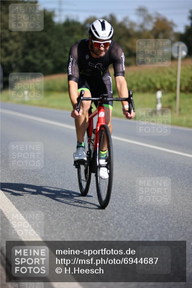 01.09.2024 - 17. Tribühne Triathlon H.Heesch http://msf.ph/oto/6944687 01.09.2024 11:37:59 Radfahren 445, 478, 520, 529 meine-sportfotos.de