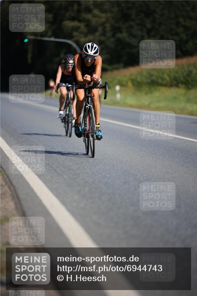 01.09.2024 - 17. Tribühne Triathlon H.Heesch http://msf.ph/oto/6944743 01.09.2024 11:38:11 Radfahren 360, 362, 390, 431, 463, 489, 498, 553 meine-sportfotos.de