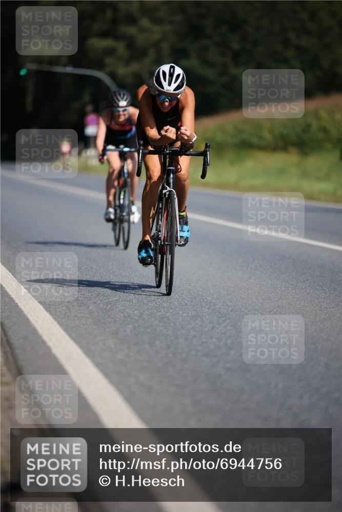 01.09.2024 - 17. Tribühne Triathlon H.Heesch http://msf.ph/oto/6944756 01.09.2024 11:38:11 Radfahren 360, 362, 390, 431, 463, 489, 498, 553 meine-sportfotos.de