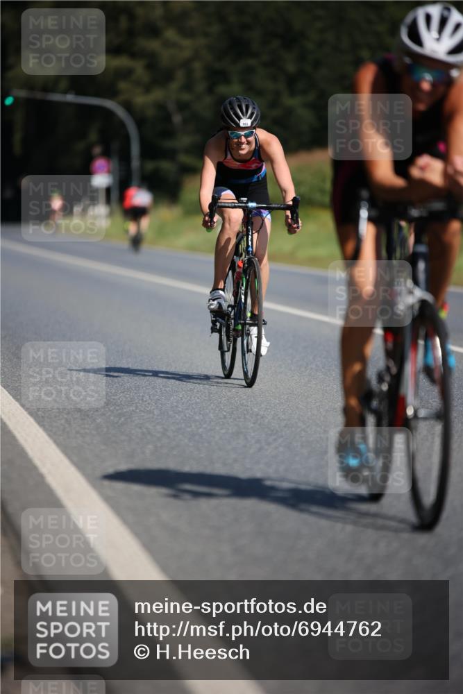 01.09.2024 - 17. Tribühne Triathlon H.Heesch http://msf.ph/oto/6944762 01.09.2024 11:38:12 Radfahren 360, 362, 390, 431, 463, 489, 498, 553 meine-sportfotos.de