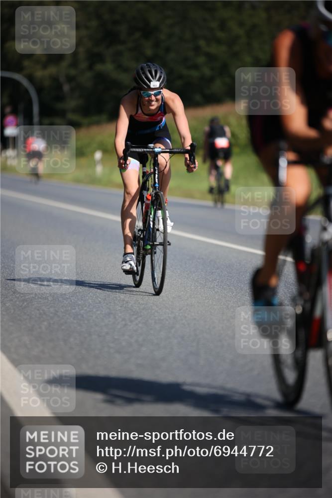 01.09.2024 - 17. Tribühne Triathlon H.Heesch http://msf.ph/oto/6944772 01.09.2024 11:38:12 Radfahren 360, 362, 390, 431, 463, 489, 498, 553 meine-sportfotos.de