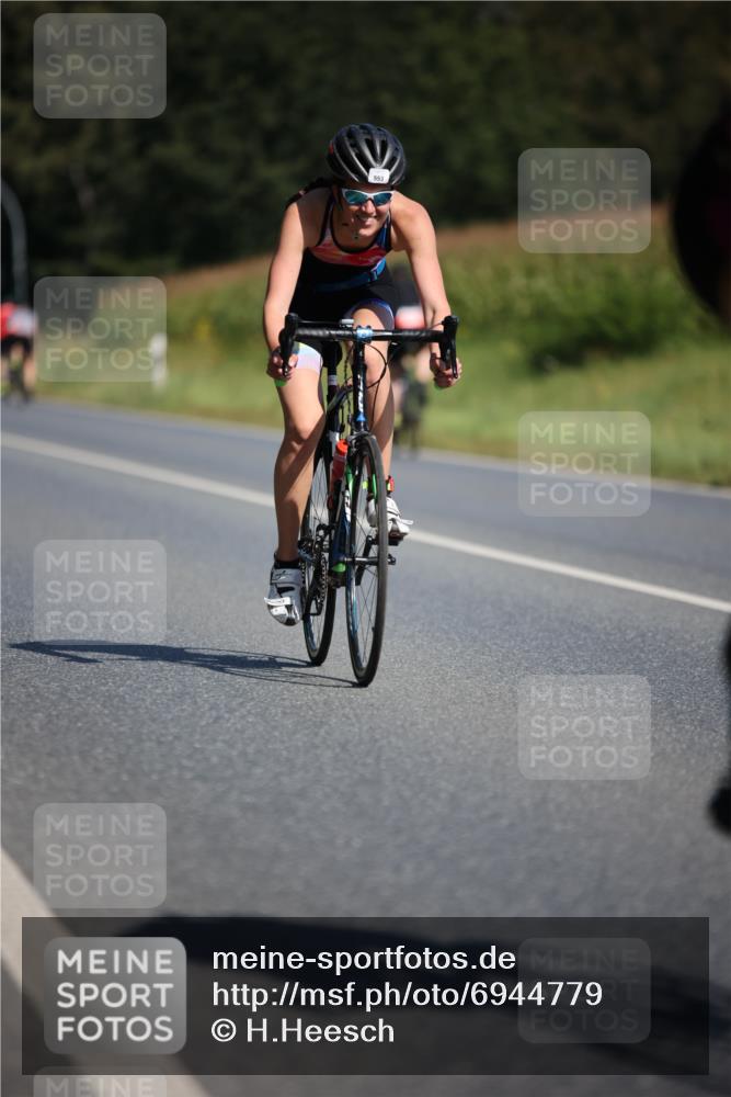 01.09.2024 - 17. Tribühne Triathlon H.Heesch http://msf.ph/oto/6944779 01.09.2024 11:38:13 Radfahren 360, 362, 431, 463, 489, 498, 553 meine-sportfotos.de