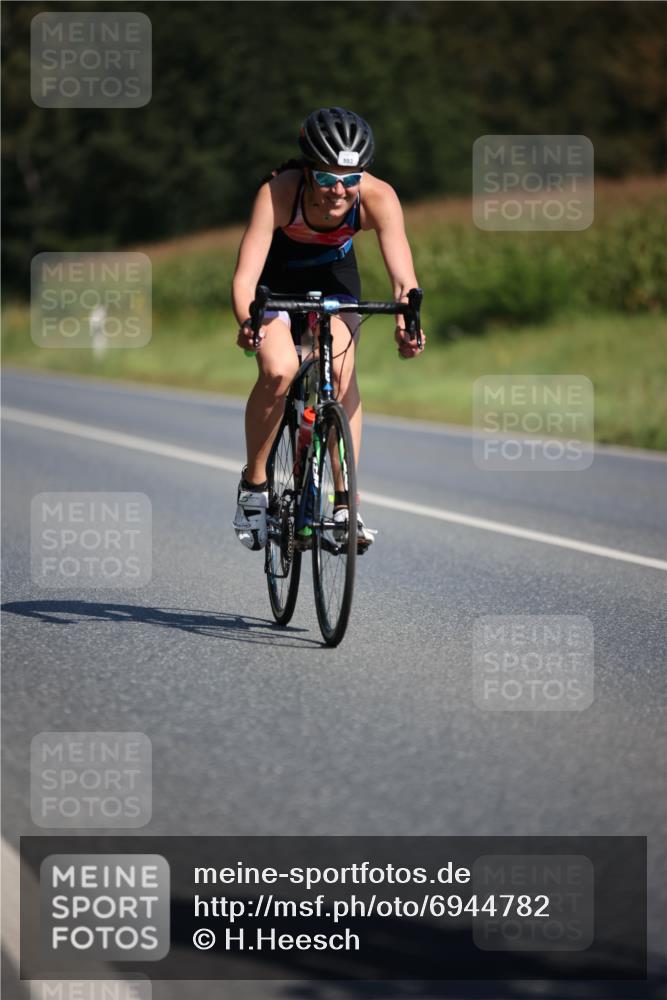 01.09.2024 - 17. Tribühne Triathlon H.Heesch http://msf.ph/oto/6944782 01.09.2024 11:38:13 Radfahren 360, 362, 431, 463, 489, 498, 553 meine-sportfotos.de