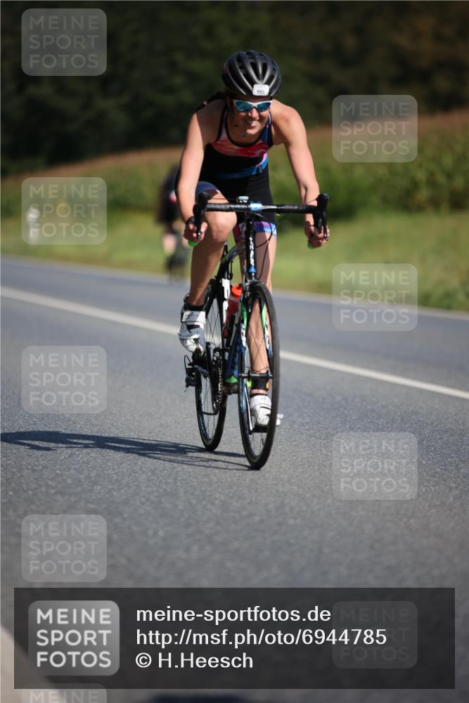 01.09.2024 - 17. Tribühne Triathlon H.Heesch http://msf.ph/oto/6944785 01.09.2024 11:38:13 Radfahren 360, 362, 431, 463, 489, 498, 553 meine-sportfotos.de
