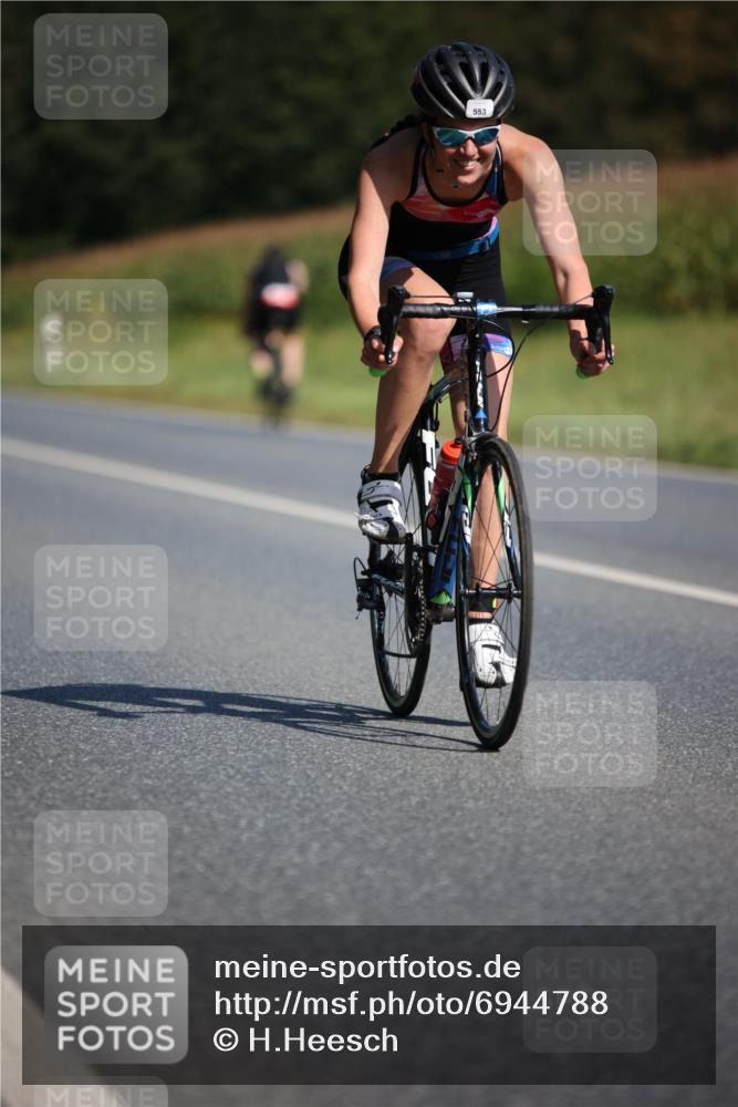 01.09.2024 - 17. Tribühne Triathlon H.Heesch http://msf.ph/oto/6944788 01.09.2024 11:38:13 Radfahren 360, 362, 431, 463, 489, 498, 553 meine-sportfotos.de