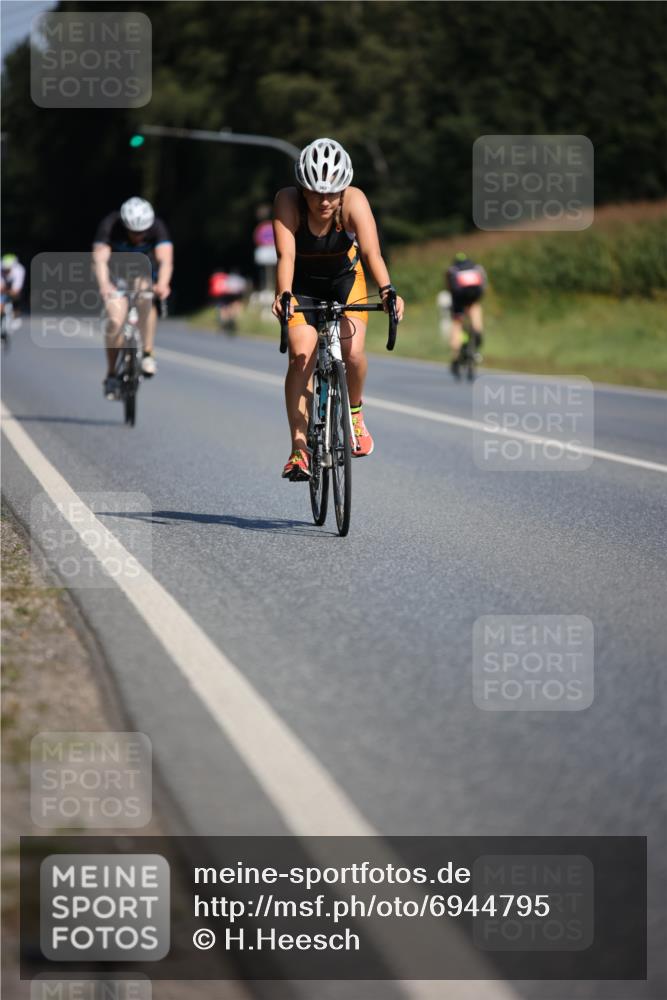 01.09.2024 - 17. Tribühne Triathlon H.Heesch http://msf.ph/oto/6944795 01.09.2024 11:38:18 Radfahren 360, 362, 463, 498, 525 meine-sportfotos.de