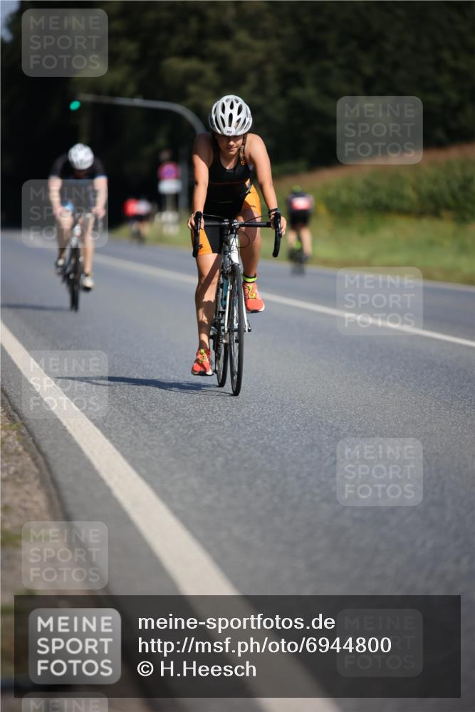 01.09.2024 - 17. Tribühne Triathlon H.Heesch http://msf.ph/oto/6944800 01.09.2024 11:38:18 Radfahren 360, 362, 463, 498, 525 meine-sportfotos.de