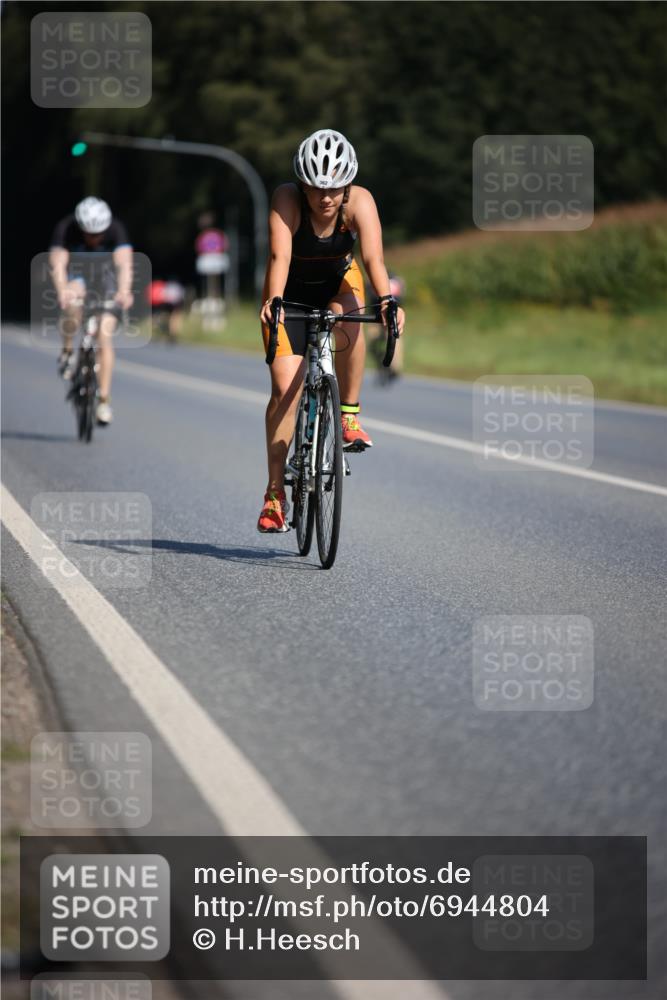 01.09.2024 - 17. Tribühne Triathlon H.Heesch http://msf.ph/oto/6944804 01.09.2024 11:38:18 Radfahren 360, 362, 463, 498, 525 meine-sportfotos.de