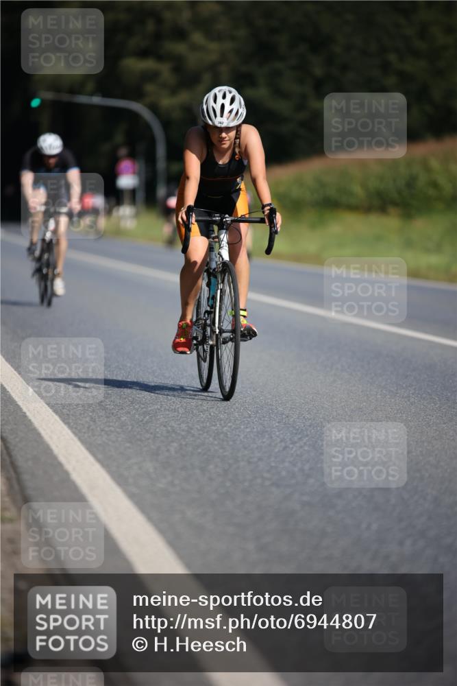 01.09.2024 - 17. Tribühne Triathlon H.Heesch http://msf.ph/oto/6944807 01.09.2024 11:38:18 Radfahren 360, 362, 463, 498, 525 meine-sportfotos.de