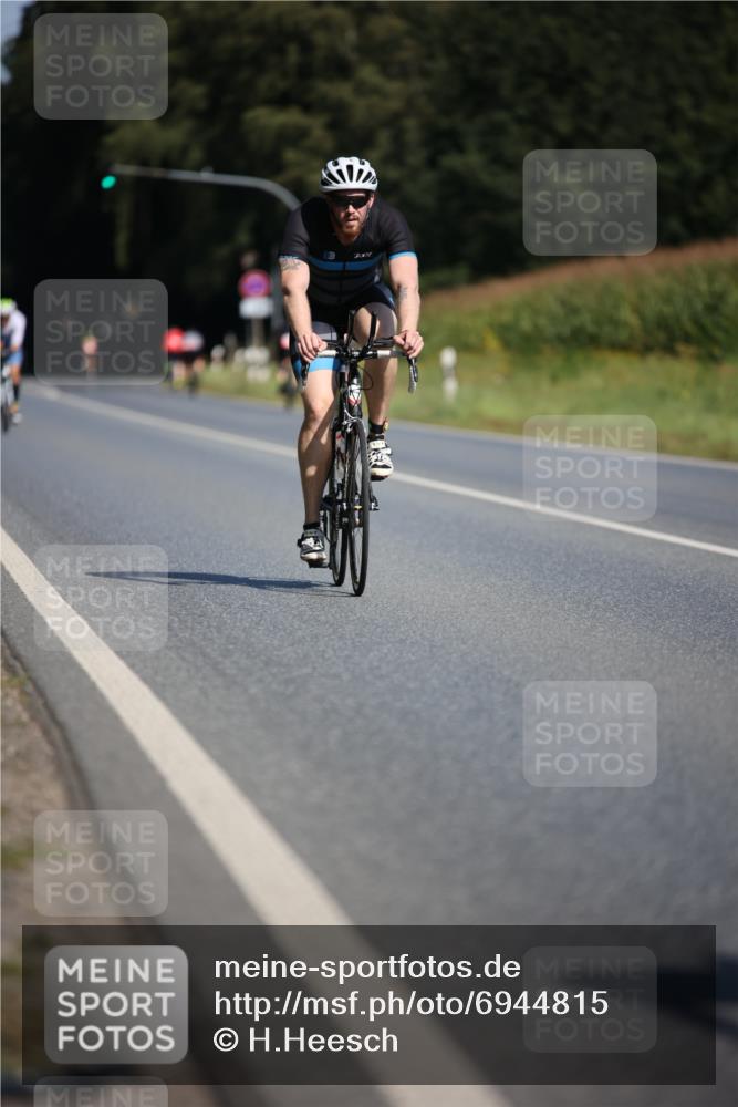 01.09.2024 - 17. Tribühne Triathlon H.Heesch http://msf.ph/oto/6944815 01.09.2024 11:38:20 Radfahren 362, 463, 498, 525 meine-sportfotos.de