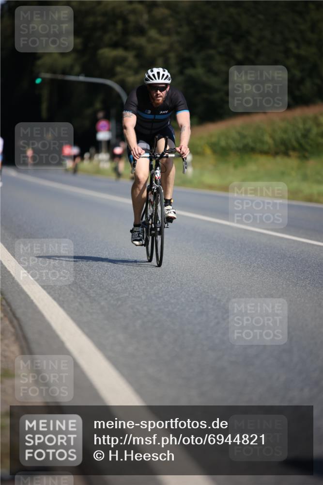 01.09.2024 - 17. Tribühne Triathlon H.Heesch http://msf.ph/oto/6944821 01.09.2024 11:38:20 Radfahren 362, 463, 498, 525 meine-sportfotos.de
