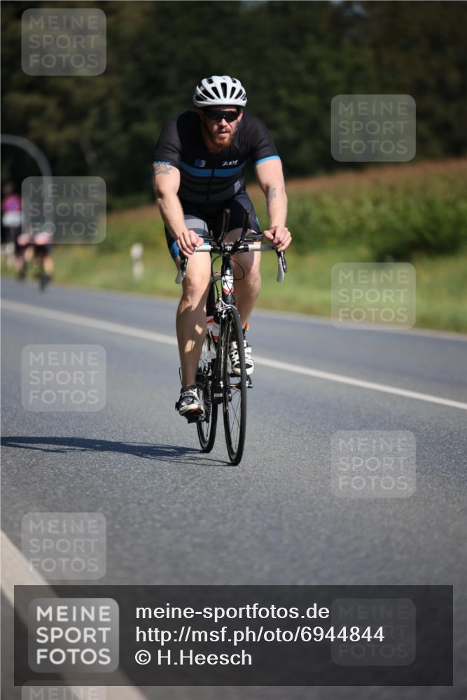 01.09.2024 - 17. Tribühne Triathlon H.Heesch http://msf.ph/oto/6944844 01.09.2024 11:38:20 Radfahren 362, 463, 498, 525 meine-sportfotos.de