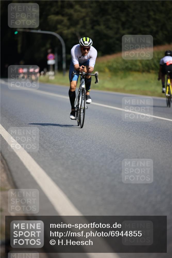 01.09.2024 - 17. Tribühne Triathlon H.Heesch http://msf.ph/oto/6944855 01.09.2024 11:38:24 Radfahren 369, 525 meine-sportfotos.de