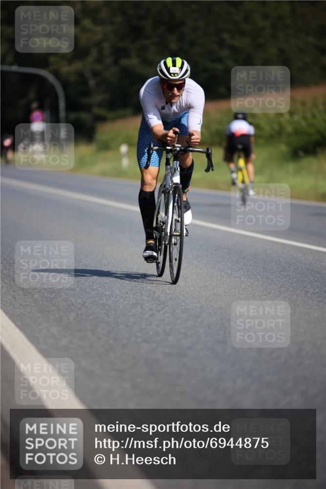 01.09.2024 - 17. Tribühne Triathlon H.Heesch http://msf.ph/oto/6944875 01.09.2024 11:38:25 Radfahren 369, 525 meine-sportfotos.de