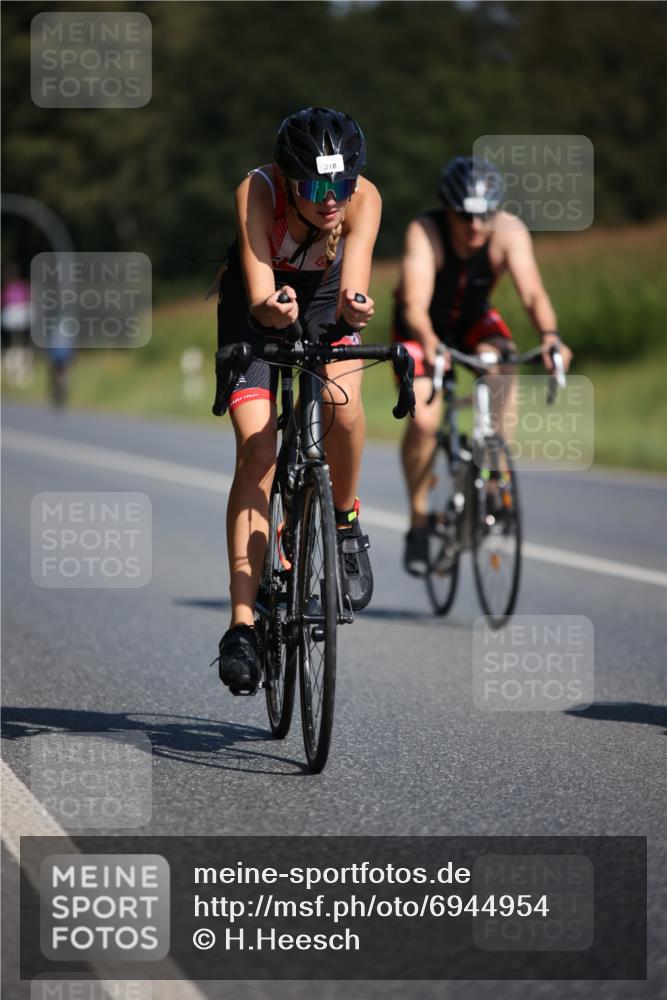 01.09.2024 - 17. Tribühne Triathlon H.Heesch http://msf.ph/oto/6944954 01.09.2024 11:38:36 Radfahren 318, 455, 511 meine-sportfotos.de