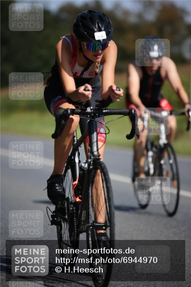 01.09.2024 - 17. Tribühne Triathlon H.Heesch http://msf.ph/oto/6944970 01.09.2024 11:38:36 Radfahren 318, 455, 511 meine-sportfotos.de