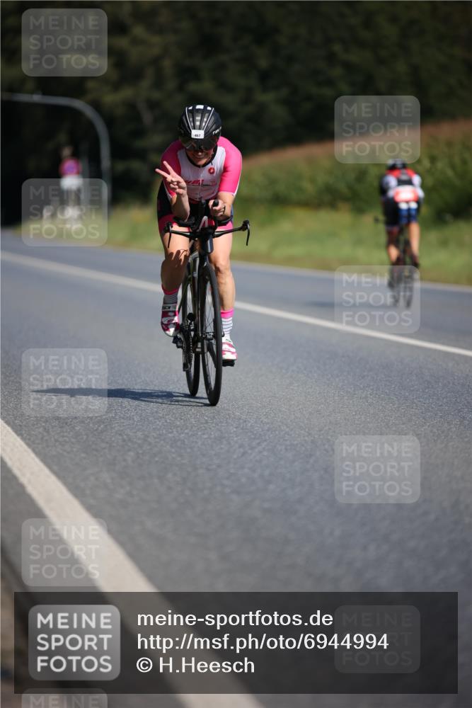 01.09.2024 - 17. Tribühne Triathlon H.Heesch http://msf.ph/oto/6944994 01.09.2024 11:42:22 Radfahren 421, 467, 477, 488, 509 meine-sportfotos.de