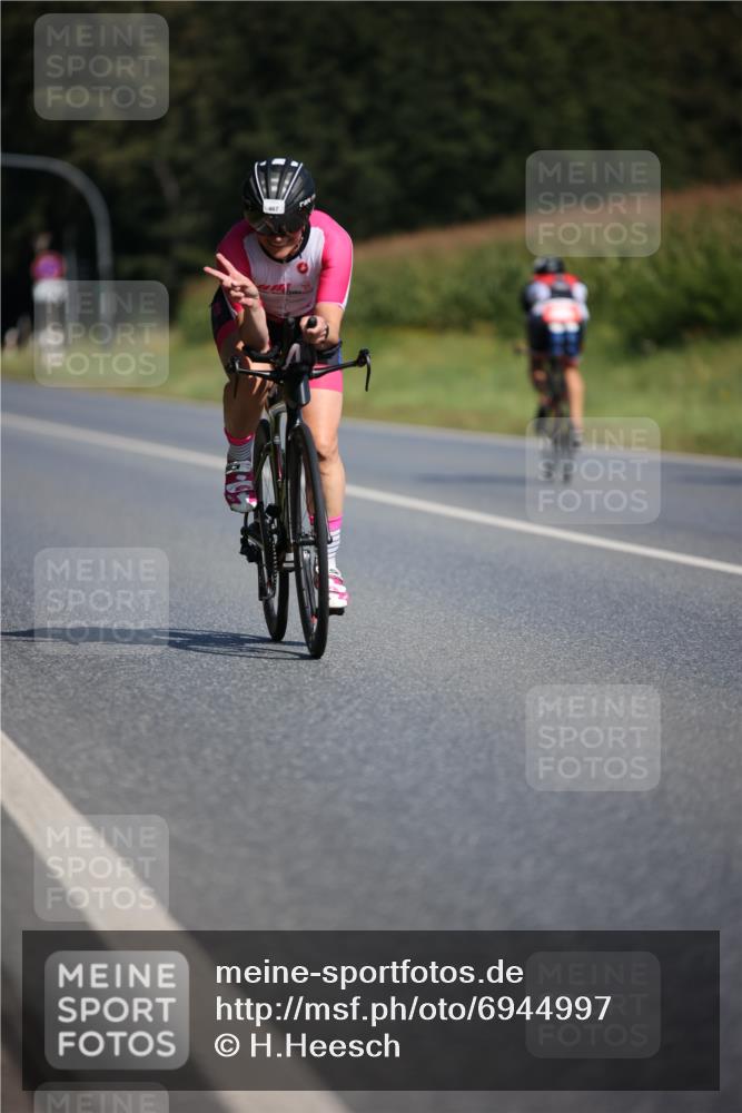 01.09.2024 - 17. Tribühne Triathlon H.Heesch http://msf.ph/oto/6944997 01.09.2024 11:42:22 Radfahren 421, 467, 477, 488, 509 meine-sportfotos.de