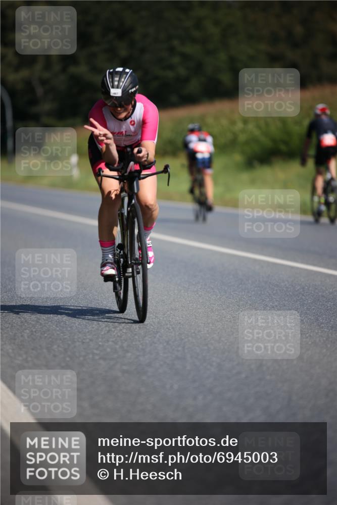 01.09.2024 - 17. Tribühne Triathlon H.Heesch http://msf.ph/oto/6945003 01.09.2024 11:42:23 Radfahren 60, 421, 467, 477, 488, 509, 512, 555 meine-sportfotos.de