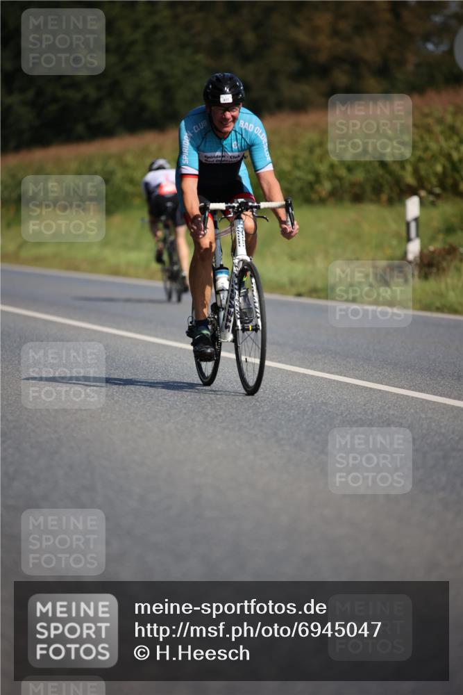 01.09.2024 - 17. Tribühne Triathlon H.Heesch http://msf.ph/oto/6945047 01.09.2024 11:42:26 Radfahren 60, 421, 477, 509, 512, 555 meine-sportfotos.de