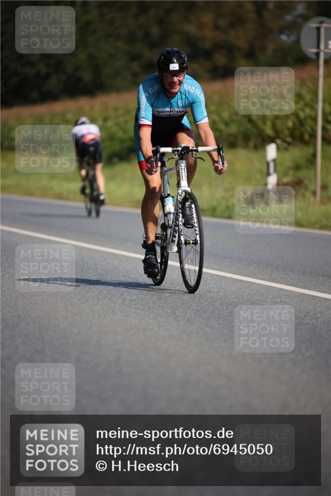 01.09.2024 - 17. Tribühne Triathlon H.Heesch http://msf.ph/oto/6945050 01.09.2024 11:42:26 Radfahren 60, 421, 477, 509, 512, 555 meine-sportfotos.de