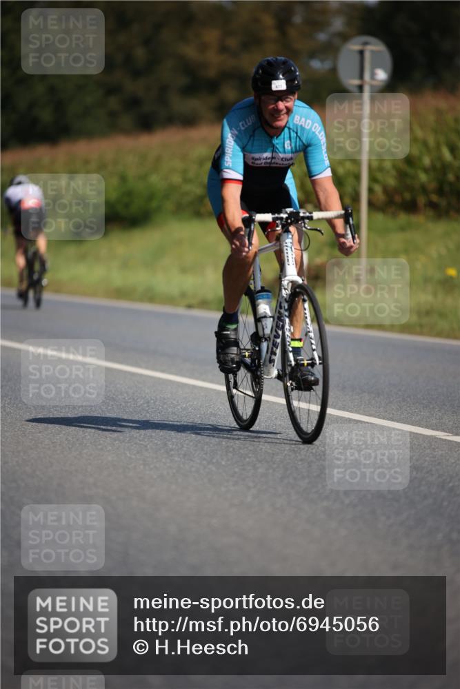 01.09.2024 - 17. Tribühne Triathlon H.Heesch http://msf.ph/oto/6945056 01.09.2024 11:42:26 Radfahren 60, 421, 477, 509, 512, 555 meine-sportfotos.de