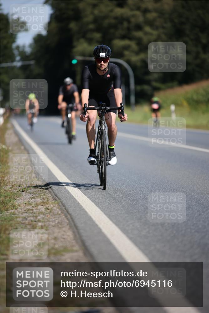 01.09.2024 - 17. Tribühne Triathlon H.Heesch http://msf.ph/oto/6945116 01.09.2024 11:42:39 Radfahren 427, 478, 499, 500, 504, 551 meine-sportfotos.de