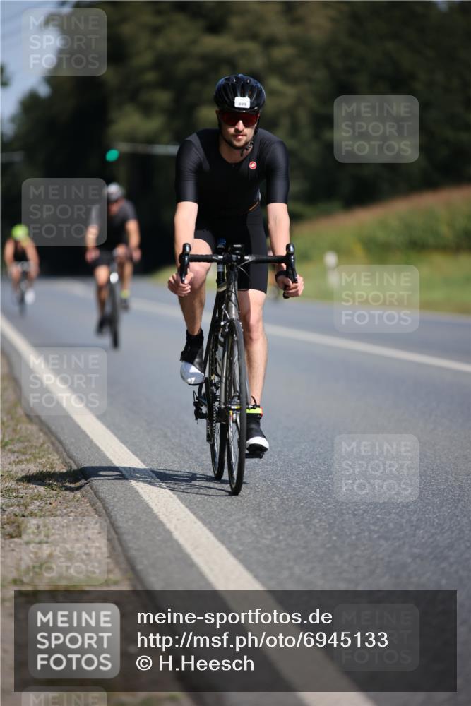 01.09.2024 - 17. Tribühne Triathlon H.Heesch http://msf.ph/oto/6945133 01.09.2024 11:42:40 Radfahren 427, 478, 499, 500, 504, 551 meine-sportfotos.de