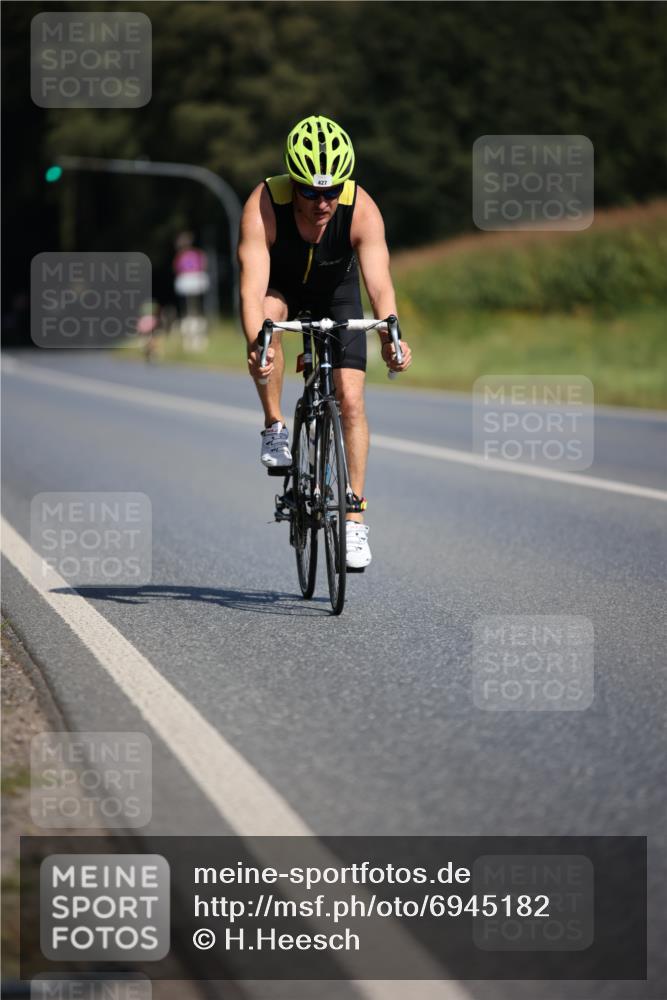 01.09.2024 - 17. Tribühne Triathlon H.Heesch http://msf.ph/oto/6945182 01.09.2024 11:42:46 Radfahren 427, 478, 551 meine-sportfotos.de