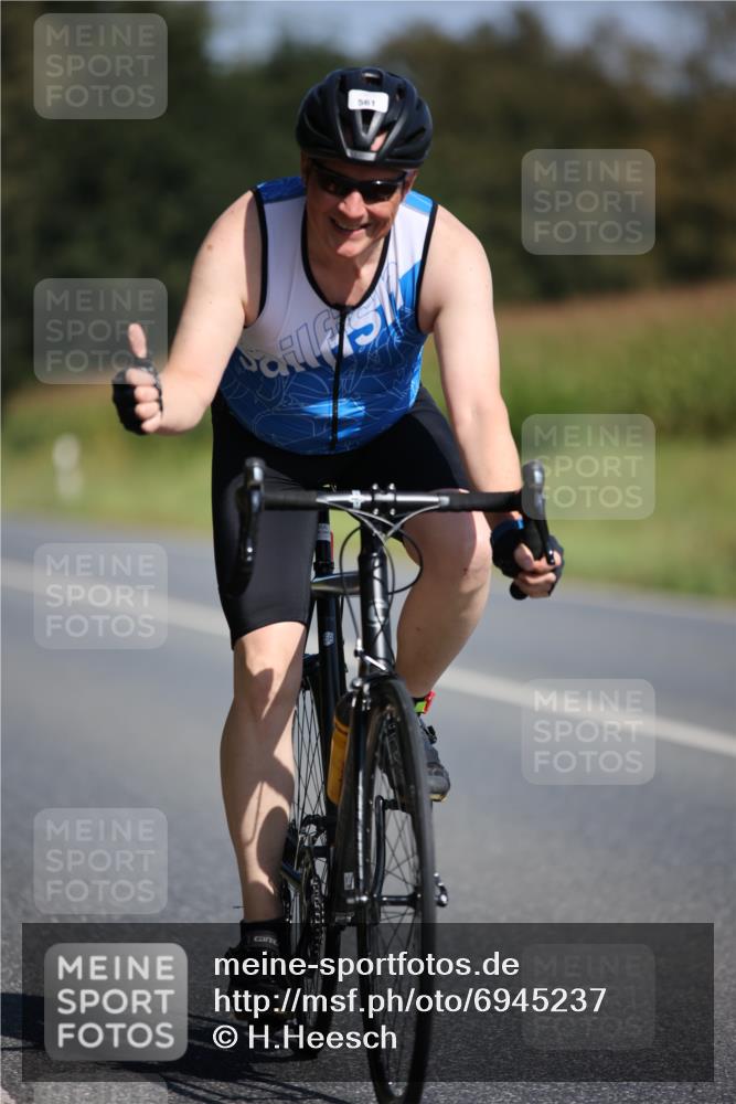 01.09.2024 - 17. Tribühne Triathlon H.Heesch http://msf.ph/oto/6945237 01.09.2024 11:46:00 Radfahren 332, 561 meine-sportfotos.de