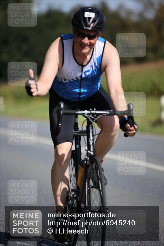 01.09.2024 - 17. Tribühne Triathlon H.Heesch http://msf.ph/oto/6945240 01.09.2024 11:46:00 Radfahren 332, 561 meine-sportfotos.de