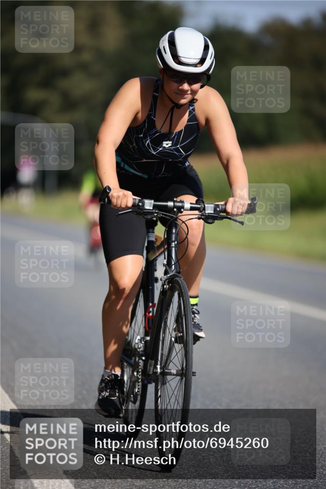 01.09.2024 - 17. Tribühne Triathlon H.Heesch http://msf.ph/oto/6945260 01.09.2024 11:46:09 Radfahren 332, 342, 422, 491, 492, 493, 525, 607 meine-sportfotos.de